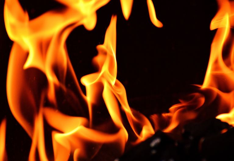 모르는 사람이 불타는 꿈