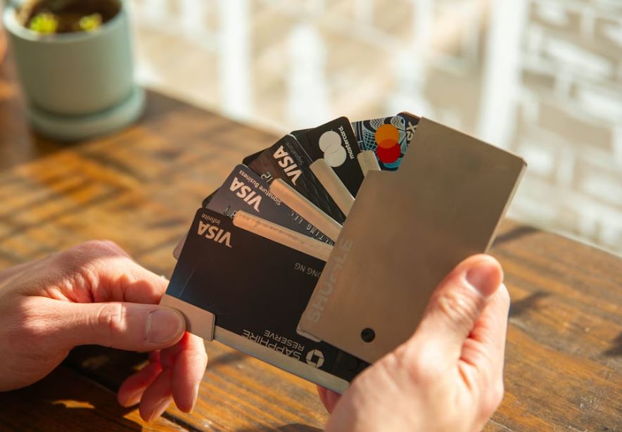 신용카드 줍는 꿈