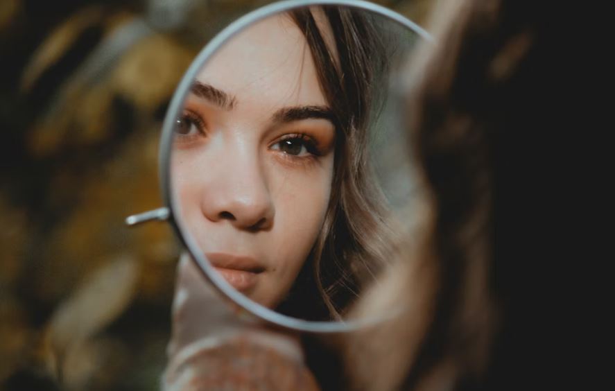 거울이 깨지는 꿈